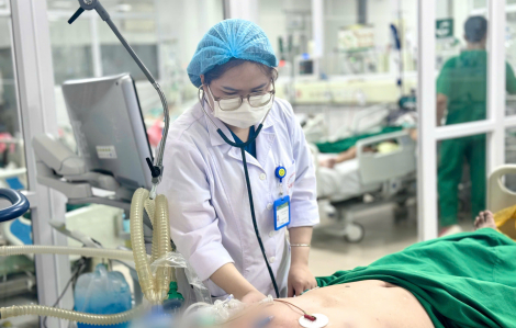 Nguy kịch vì uống nửa lít rượu mỗi ngày