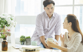 Chồng quan tâm nữ đồng nghiệp hơn tôi