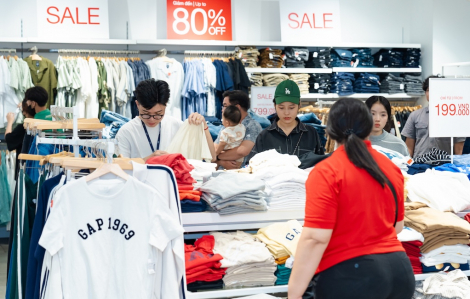 Hiện tượng mua sắm Vincom Red Sale “khuấy đảo” thị trường bán lẻ mùa hè 2025