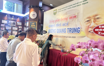 Nhiều thế hệ bác sĩ cúi đầu, tưởng nhớ người thầy "đặt nền móng" cho ngành y tế TPHCM