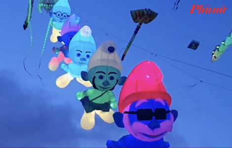 Biển đêm Đà Nẵng rực rỡ những cánh diều khổng lồ