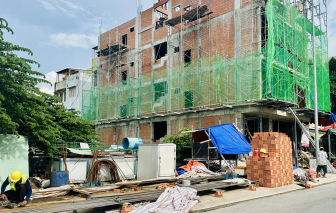 Giá vật liệu xây dựng tăng mạnh, người xây nhà méo mặt