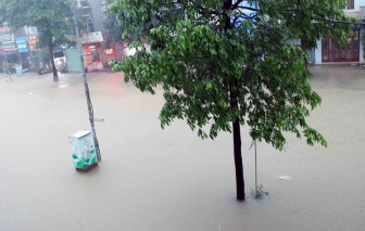 Thời tiết TPHCM 22/6: Mưa dông rình rập chiều tối, coi chừng dính mưa