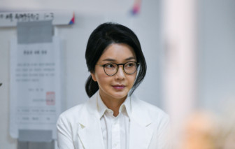 Cựu Đệ nhất phu nhân Hàn Quốc bị tước bằng thạc sĩ
