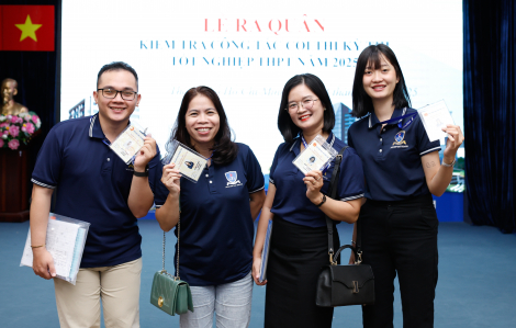 Cán bộ nhiều trường đại học ở TPHCM "xuất quân" đi làm nhiệm vụ kiểm tra thi tốt nghiệp THPT