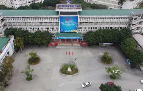 Cảnh cáo 2 cán bộ Trường đại học Vinh vì “thiếu chuẩn mực” với sinh viên