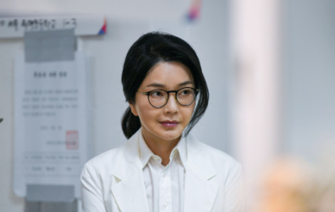 Cựu Đệ nhất phu nhân Hàn Quốc bị tước bằng thạc sĩ