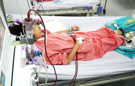 Tự uống thuốc, nhiều người trẻ chịu hậu quả lớn