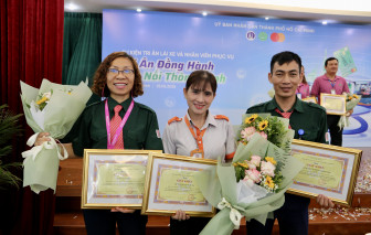 Những người làm đẹp thêm cho thành phố trên mỗi chuyến xe