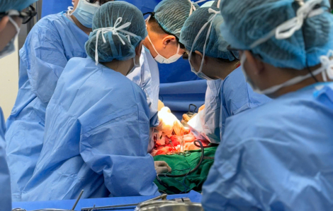 Hồi sinh cuộc đời nam quân nhân bằng gan hiến lúc rạng sáng