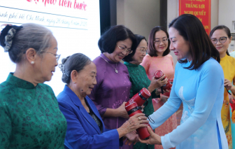 Hội LHPN TPHCM tri ân cán bộ hội các thời kỳ trước khi về với mái nhà mới