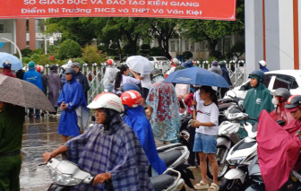Kiên Giang: Một thí sinh ngủ quên được hỗ trợ đến điểm thi kịp thời