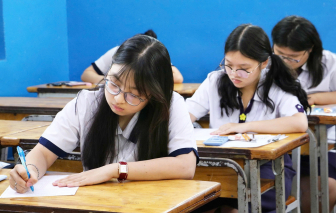 Ngày đầu thi tốt nghiệp THPT 2025: Đề văn “dễ thở”, đề toán khá dài