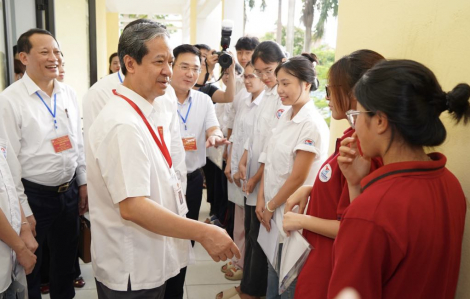 Bộ trưởng Nguyễn Kim Sơn kiểm tra công tác tổ chức thi tại Vĩnh Phúc