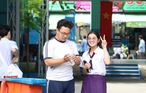 Gợi ý giải đề toán thi tốt nghiệp THPT năm 2025