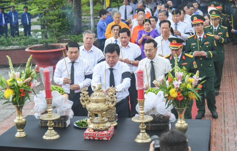 Kiên Giang truy điệu, an táng 32 hài cốt liệt sĩ