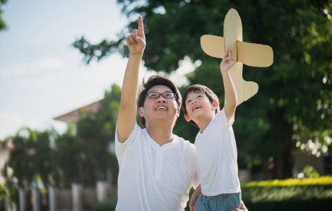 Nụ cười bên cửa sổ máy bay