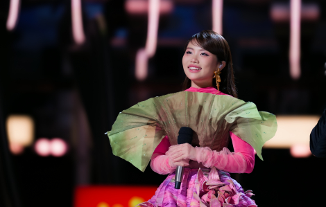 Phương Mỹ Chi thắng đối thủ tại vòng tứ kết “Sing! Asia 2025”