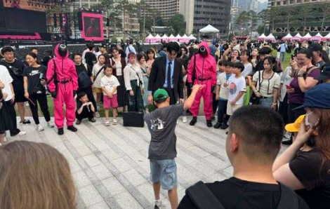 Seoul bùng nổ trong lễ hội chia tay 'Squid Game'