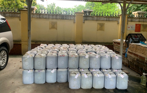 Phát hiện hơn 2.500 lít nước mắm không nguồn gốc