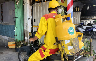 Giá gas giảm 11.000 đồng/bình 12kg