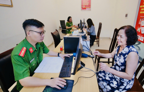 Ngày đầu vận hành chính quyền 2 cấp: Người dân Hà Nội phấn khởi khi thủ tục nhanh chóng, thuận tiện