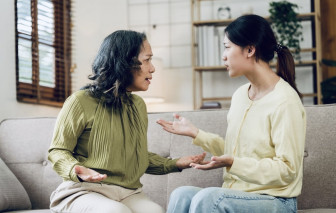 Mẹ chồng "bảo kê" con dâu