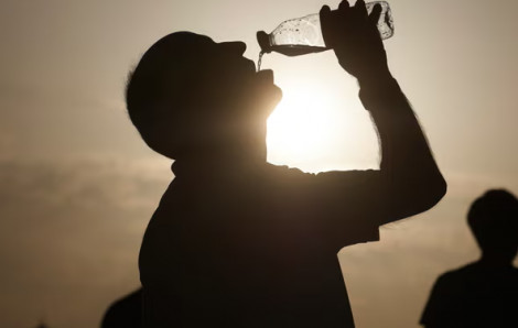 Châu Âu đóng cửa hàng ngàn trường học vì nắng nóng