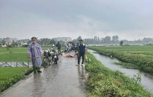 Một người tử vong nghi do bị sét đánh tại Hà Nội