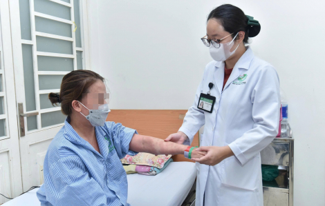 Dùng “thuốc” giảm cân thải độc, người phụ nữ nguy kịch