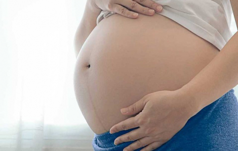 Người phụ nữ đang mang 4 thai nhi cùng lúc