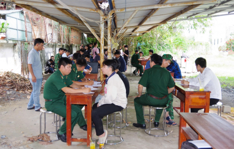 Tiếp nhận 38 người Việt từ Campuchia về nước