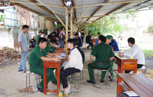 Tiếp nhận 38 người Việt từ Campuchia về nước