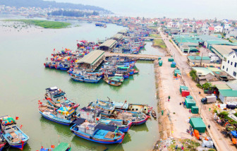 Giúp ngư dân vươn ra biển, giàu nhờ biển
