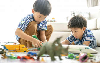 Nhiều rủi ro khi để trẻ ở nhà một mình