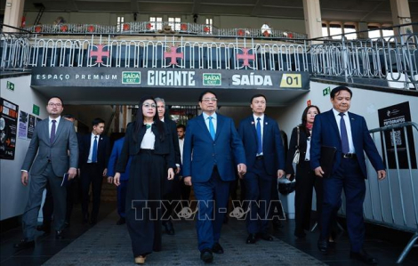 Thủ tướng Phạm Minh Chính thăm CLB bóng đá Vasco da Gama