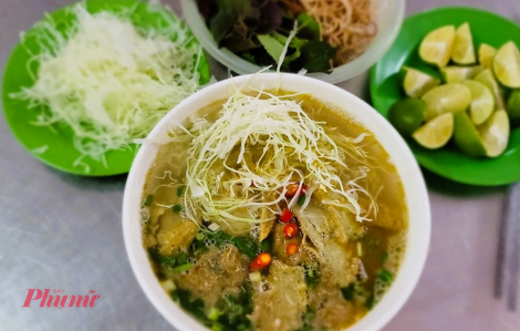 Bún cá Thái Lan, món quà sáng độc đáo giữa lòng phố núi Hòa Bình