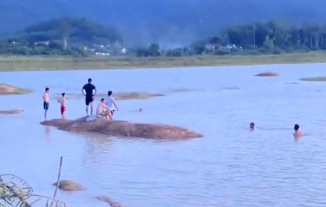 2 nam sinh tử vong thương tâm dưới đập nước