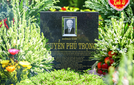 Người dân xúc động tưởng nhớ 1 năm ngày mất cố Tổng bí thư Nguyễn Phú Trọng