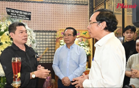 Vụ cháy tại cư xá Độc Lập: Lãnh đạo TPHCM viếng tang các nạn nhân