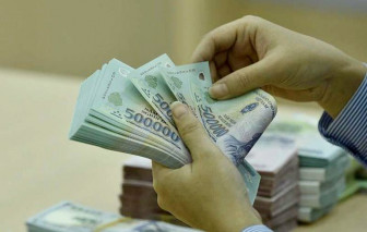 Tiền đồng mất giá do duy trì lãi suất thấp