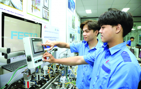 Chọn trường, chọn nghề trong bối cảnh sắp xếp bộ máy và AI lên ngôi