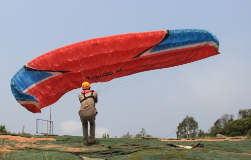 Đà Nẵng tạm dừng hoạt động bay dù lượn ở bán đảo Sơn Trà sau tai nạn khiến 1 người tử vong