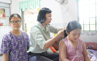 Những đứa con bỗng dưng có mẹ