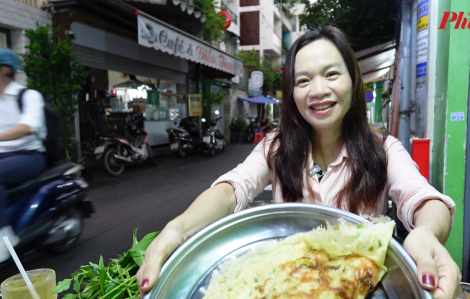 Bánh xèo miền Tây lề đường hút khách nước ngoài