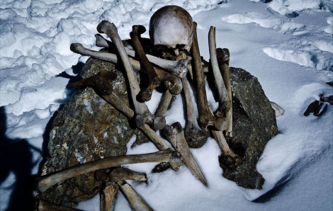 "Hồ xương người": thảm án kinh hoàng ở hồ băng?