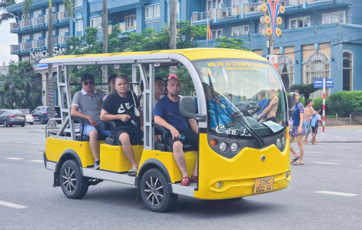Hàng trăm xe điện du lịch nhập về nằm bãi vì không có đường chạy