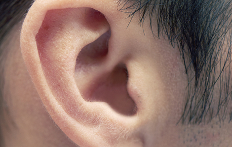 Dùng ráy tai có thể chẩn đoán chính xác đến 94% bệnh Parkinson