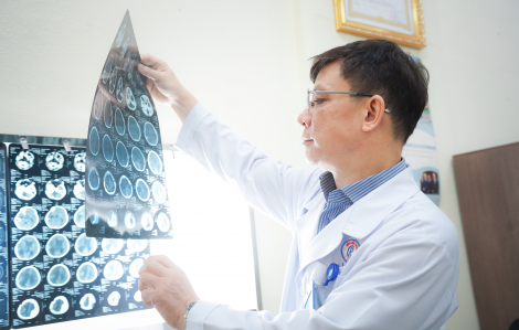 Cứu sống bé trai 10 tuổi bị chấn thương sọ não do cây rớt trúng đầu