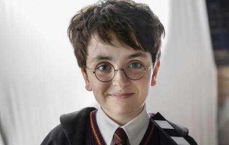 Hé lộ tạo hình của Harry Potter trong loạt phim truyền hình mới